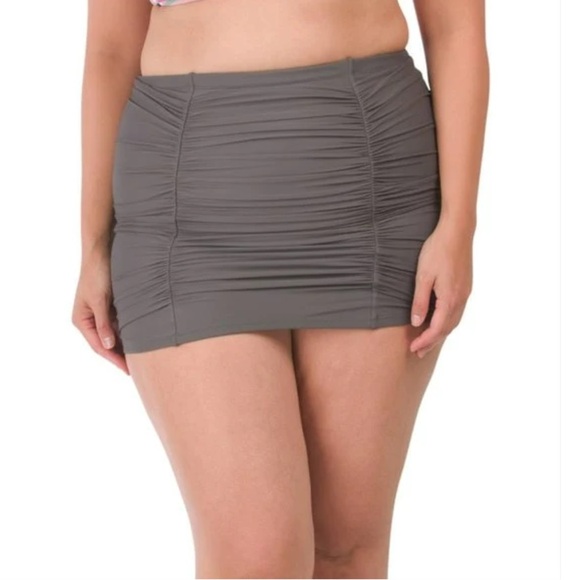 Raisins Other - Raisins Curve Swim Skirt Costa Calina Gray Tummy Thinner Women’s Size 14W